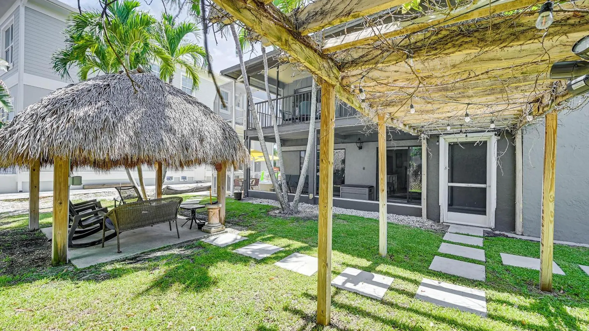 Holiday home Family Pool, Lanai, Backyard!