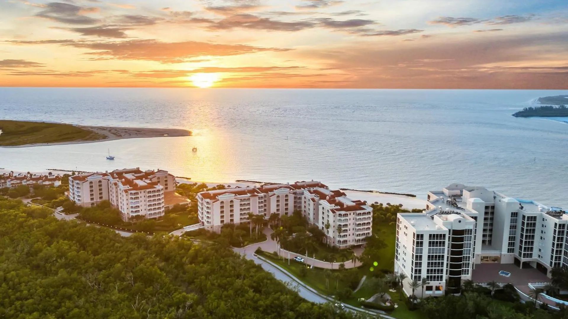 Exclusive Vip Beachfront Monthly Tranquil Oasis Holiday home *