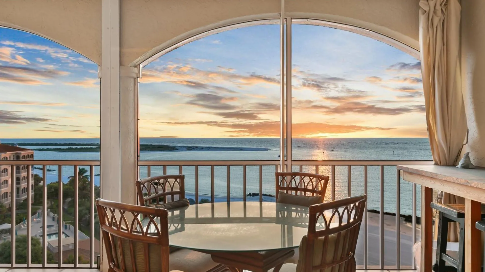 Holiday home Exclusive Vip Beachfront Monthly Tranquil Oasis *