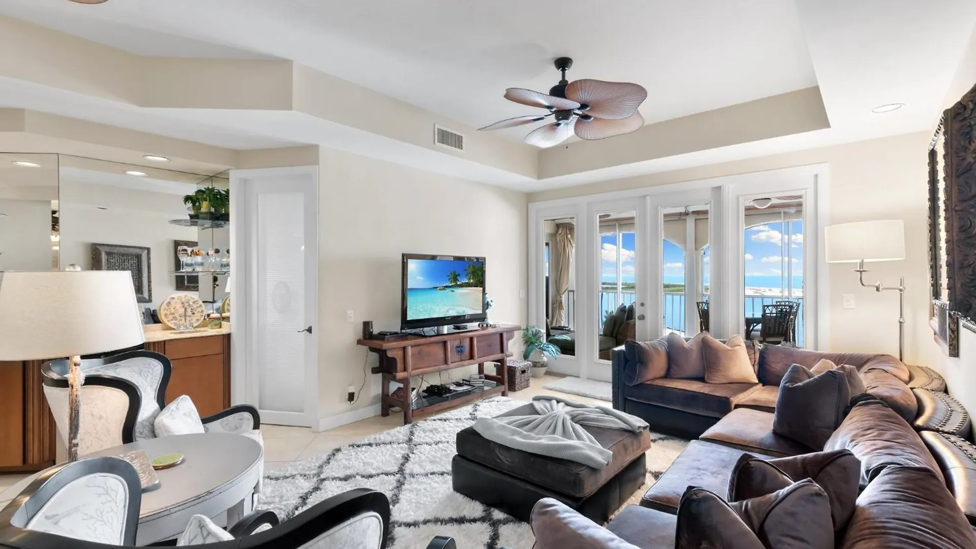 Holiday home Exclusive Vip Beachfront Monthly Tranquil Oasis