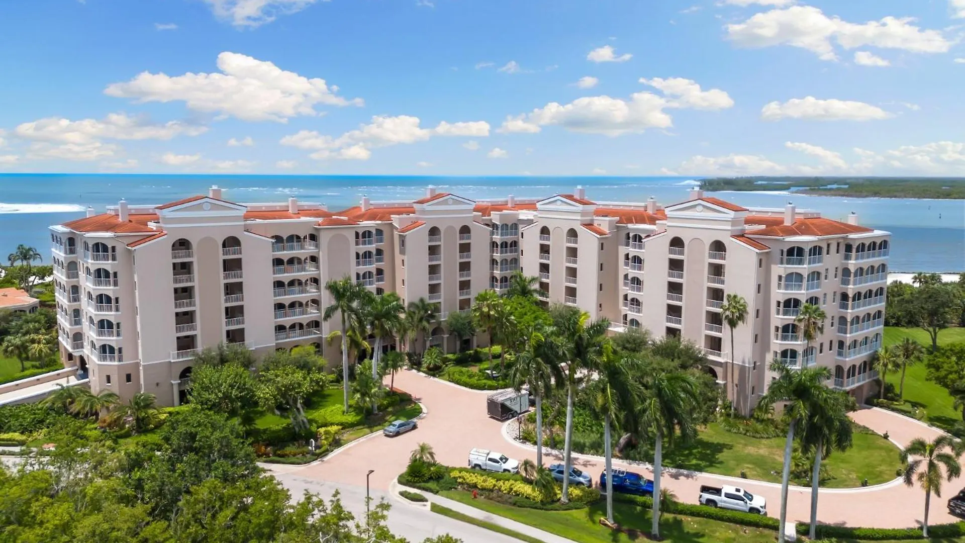 Holiday home Exclusive Vip Beachfront Monthly Tranquil Oasis