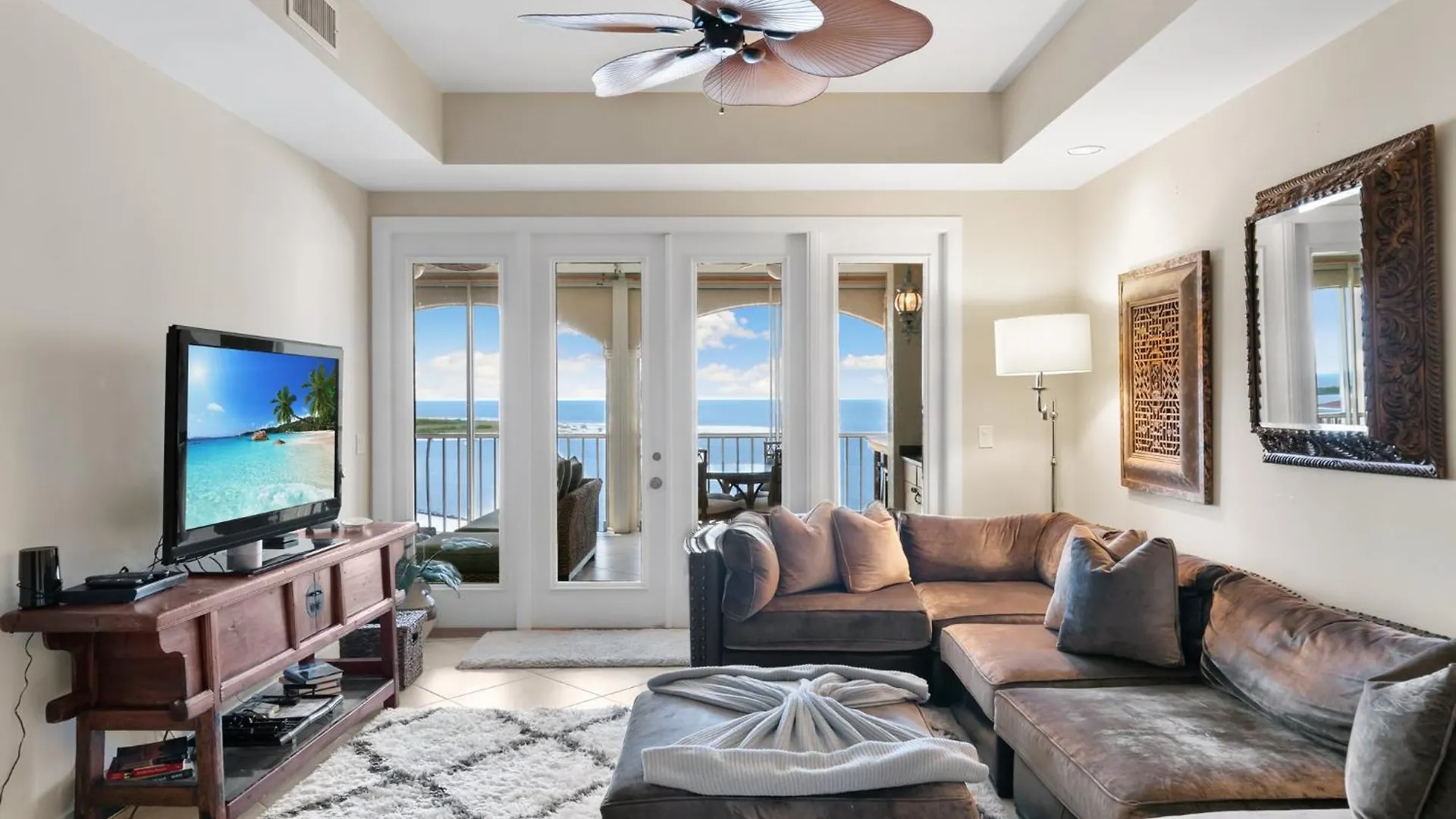 Holiday home Exclusive Vip Beachfront Monthly Tranquil Oasis *