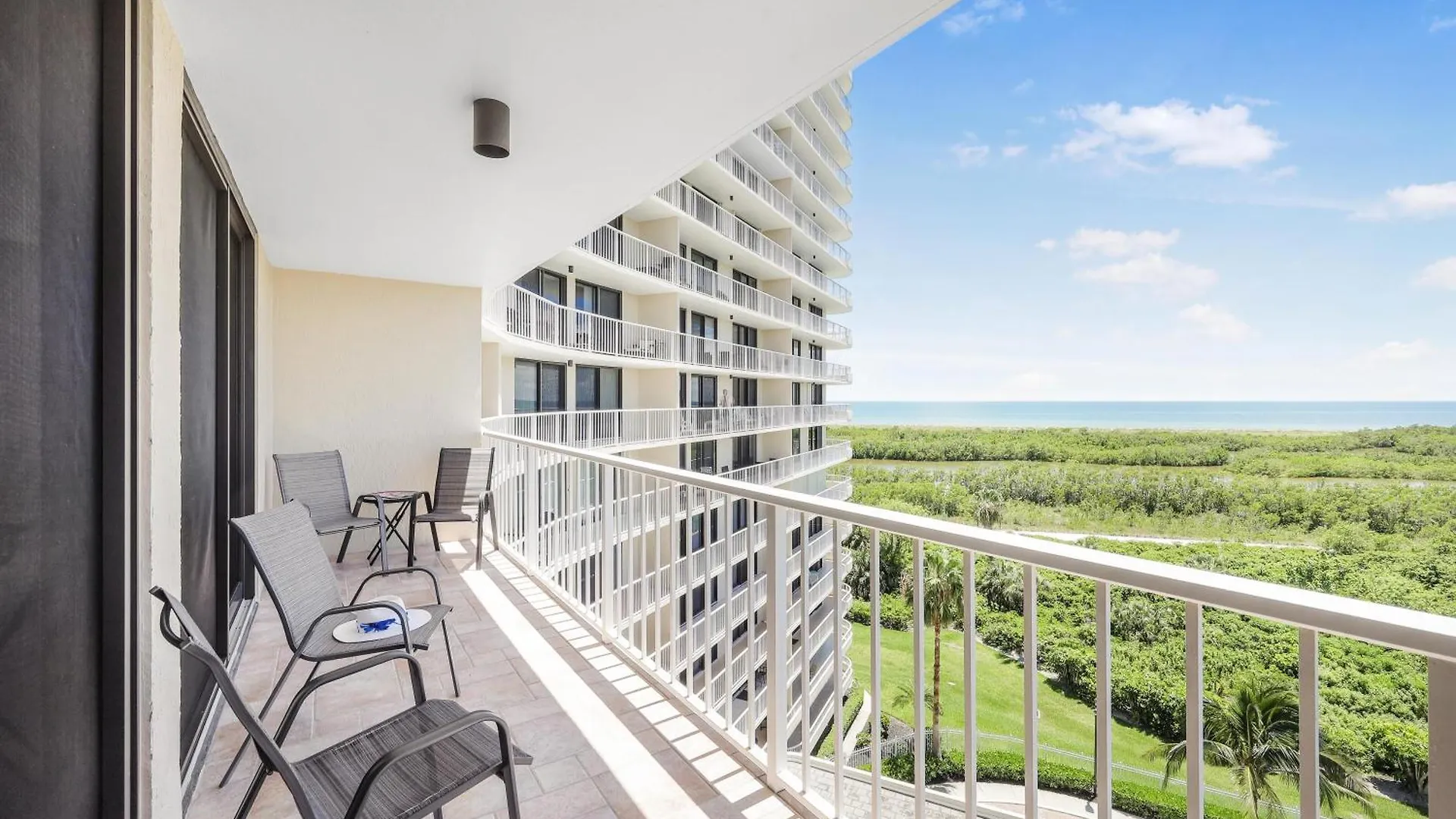 South Seas Tower 4-802