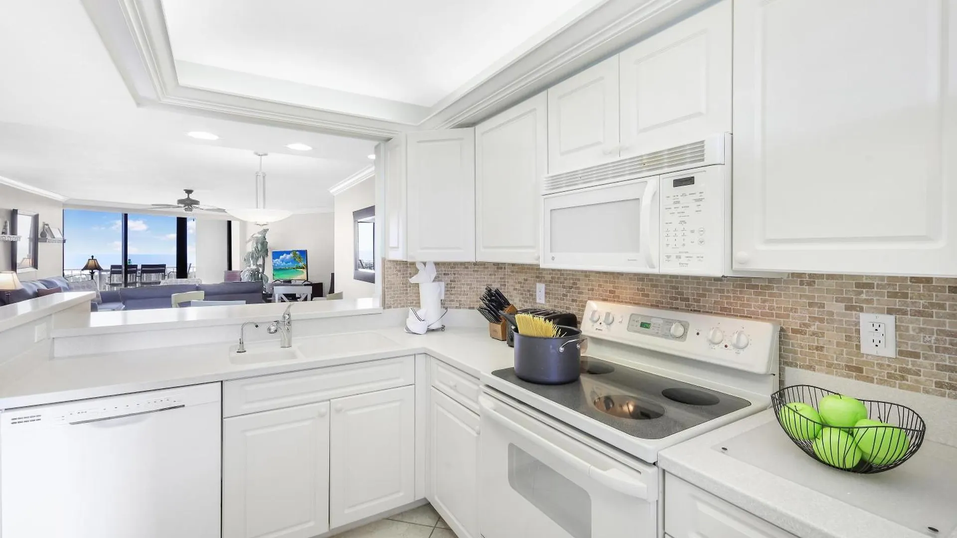 South Seas Tower 4-704 Holiday home