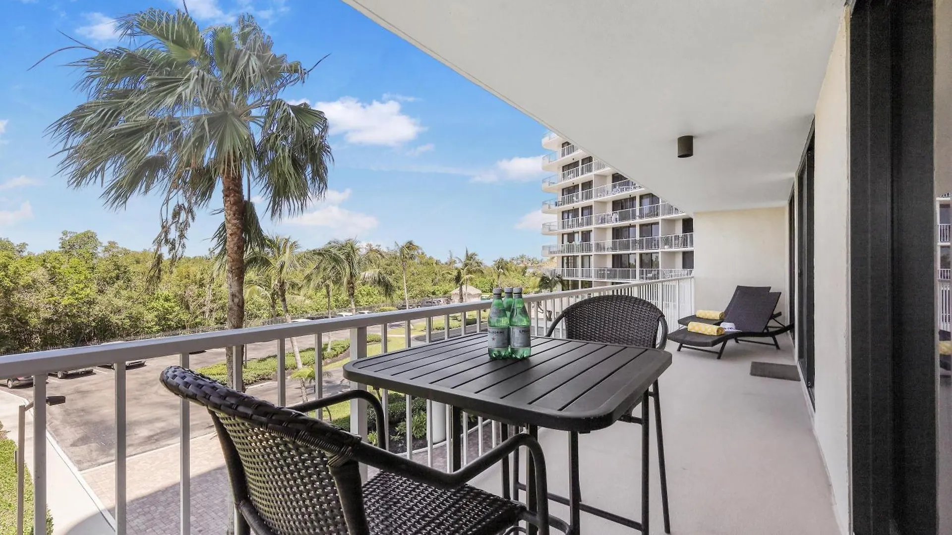 South Seas Tower 4-312