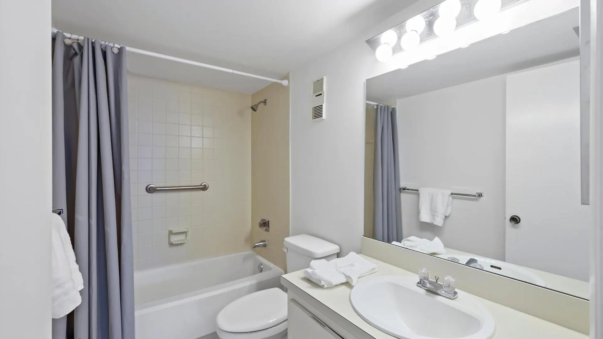 South Seas Tower 3-1409