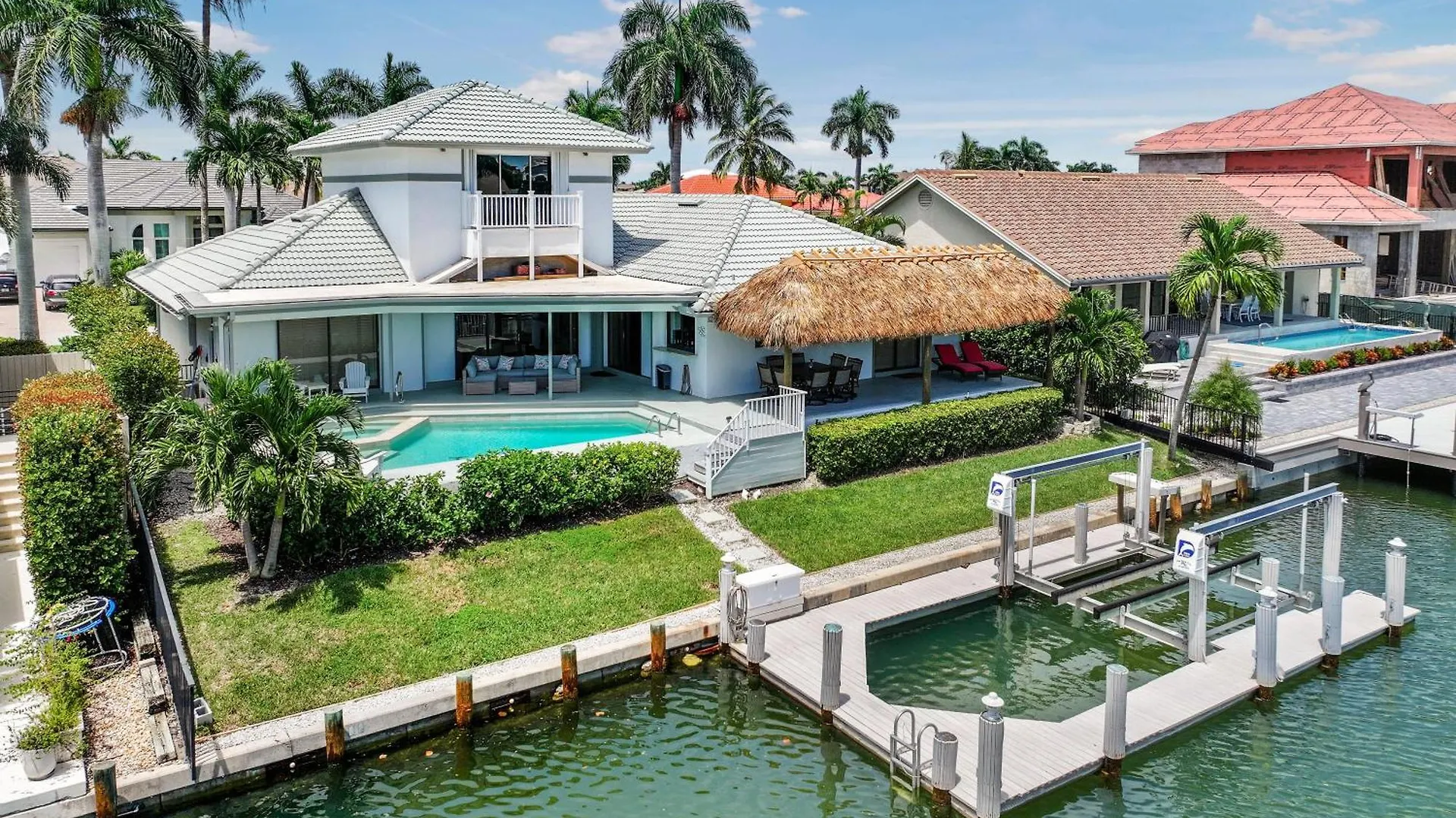850 Banyan Court