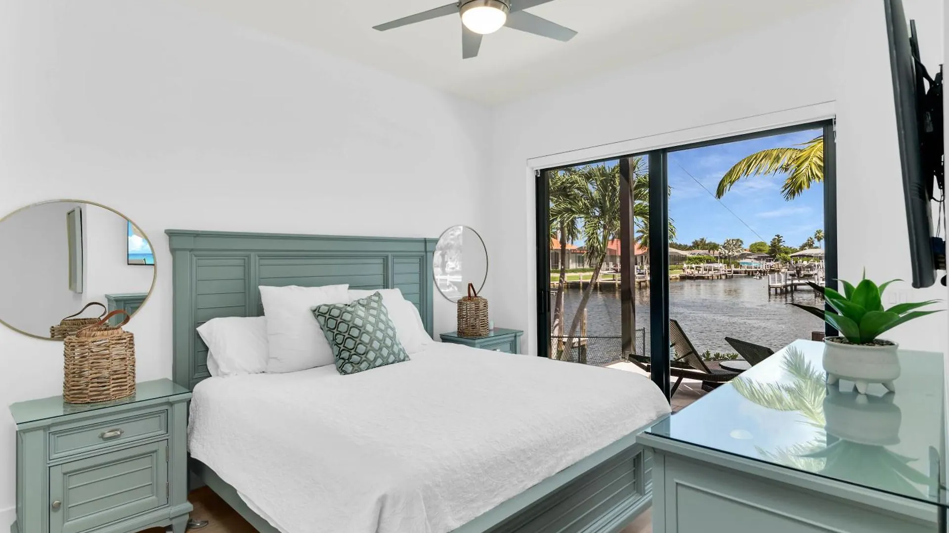 Holiday home New Listing I Luxurious Waterfront 4 Bed Island Retreat Marco Island