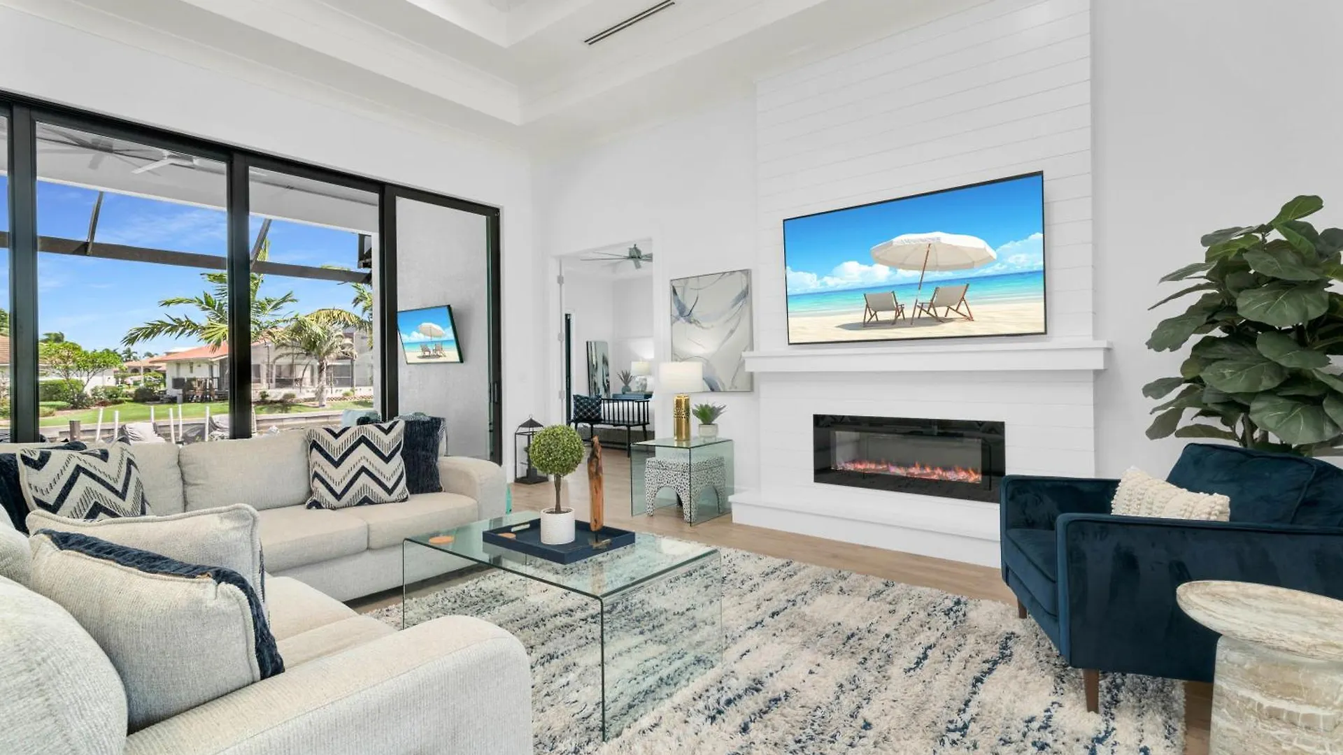 Holiday home New Listing I Luxurious Waterfront 4 Bed Island Retreat
