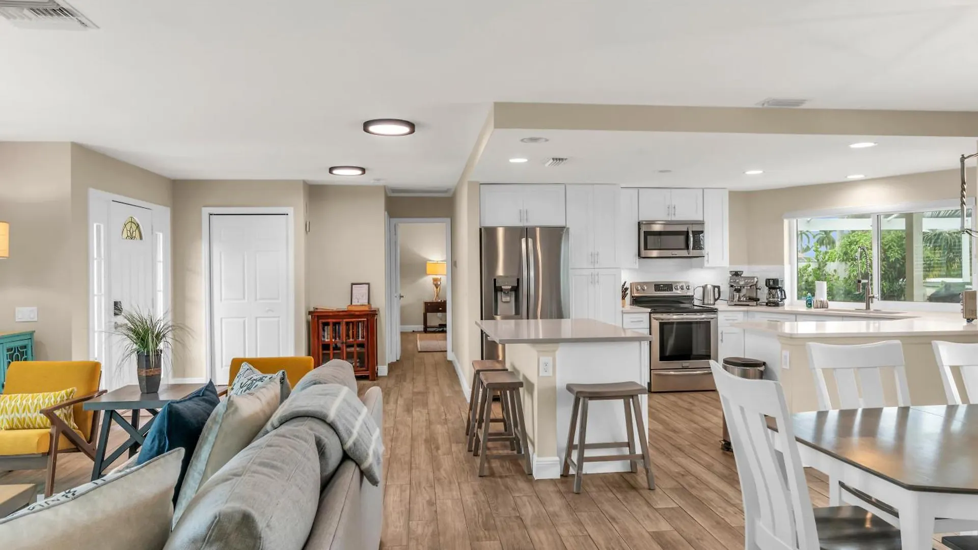 Waterfront Oasis Re-done Throughout! 1 Mile From Winterberry Access Pt *
