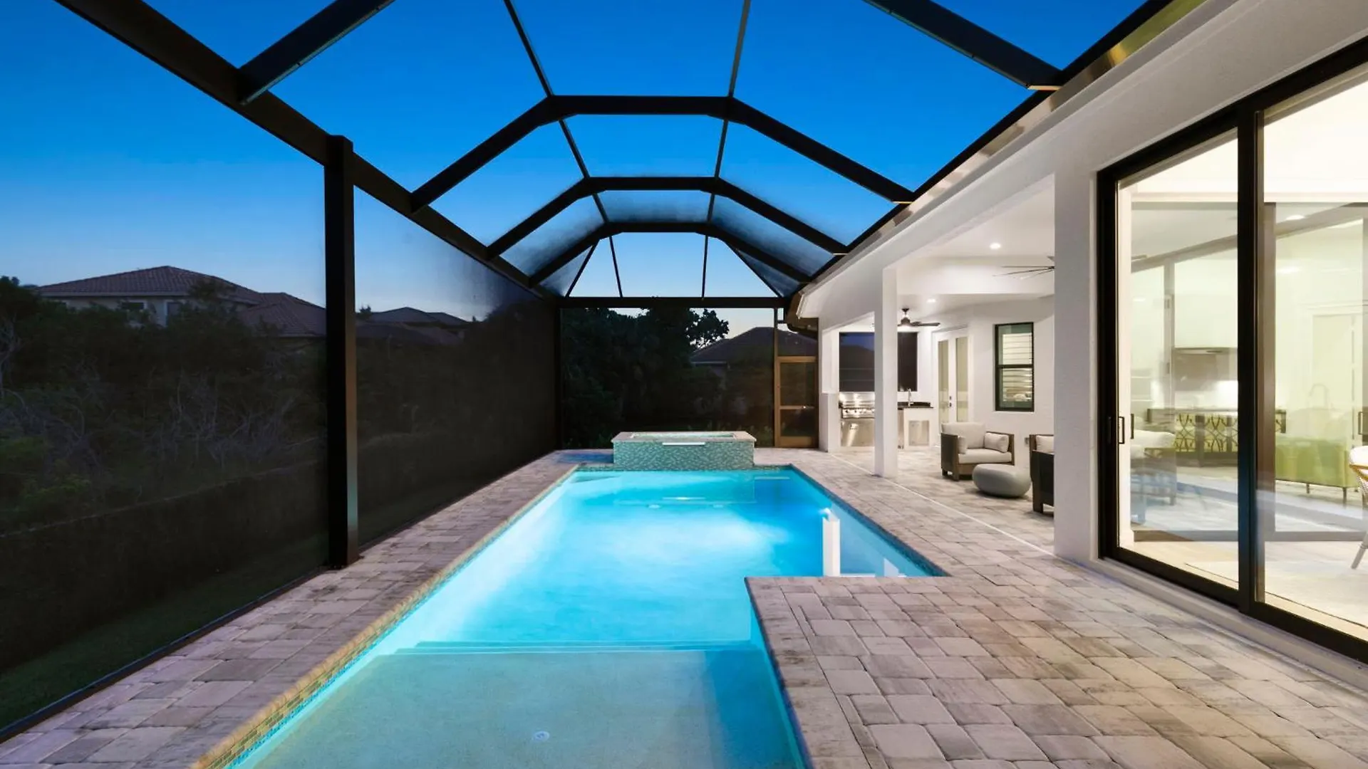 Walking Distance To The Beach! Extravagant 2024 Coastal Oasis * Marco Island