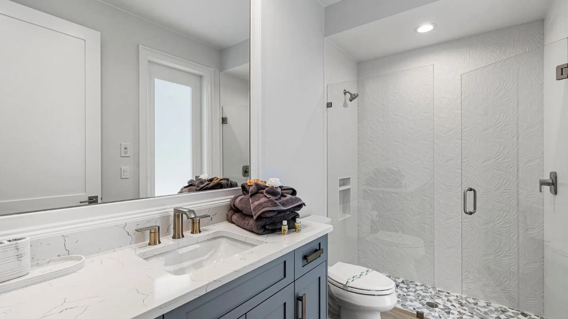 Walking Distance To The Beach! Extravagant 2024 Coastal Oasis Holiday home *