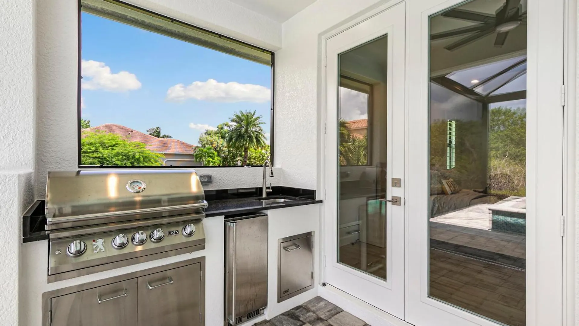 Walking Distance To The Beach! Extravagant 2024 Coastal Oasis