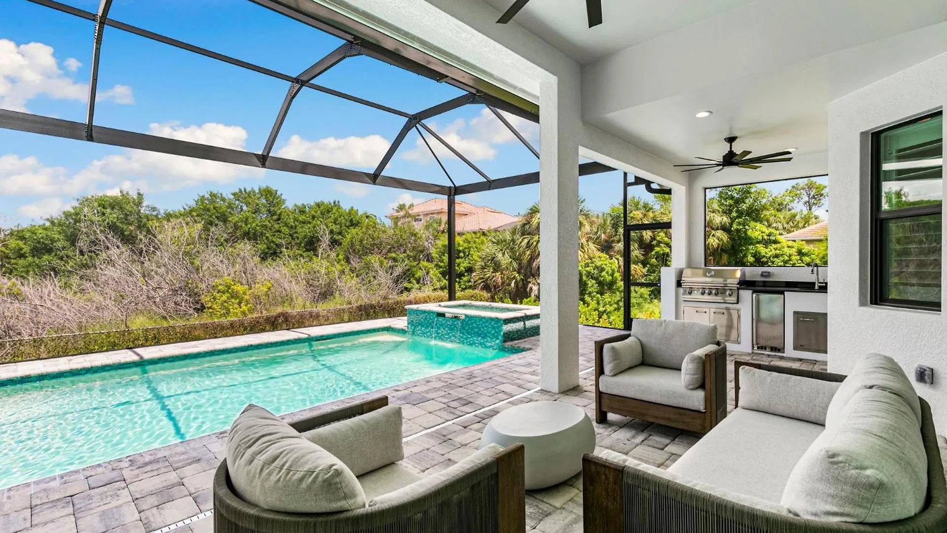 Walking Distance To The Beach! Extravagant 2024 Coastal Oasis Holiday home Marco Island