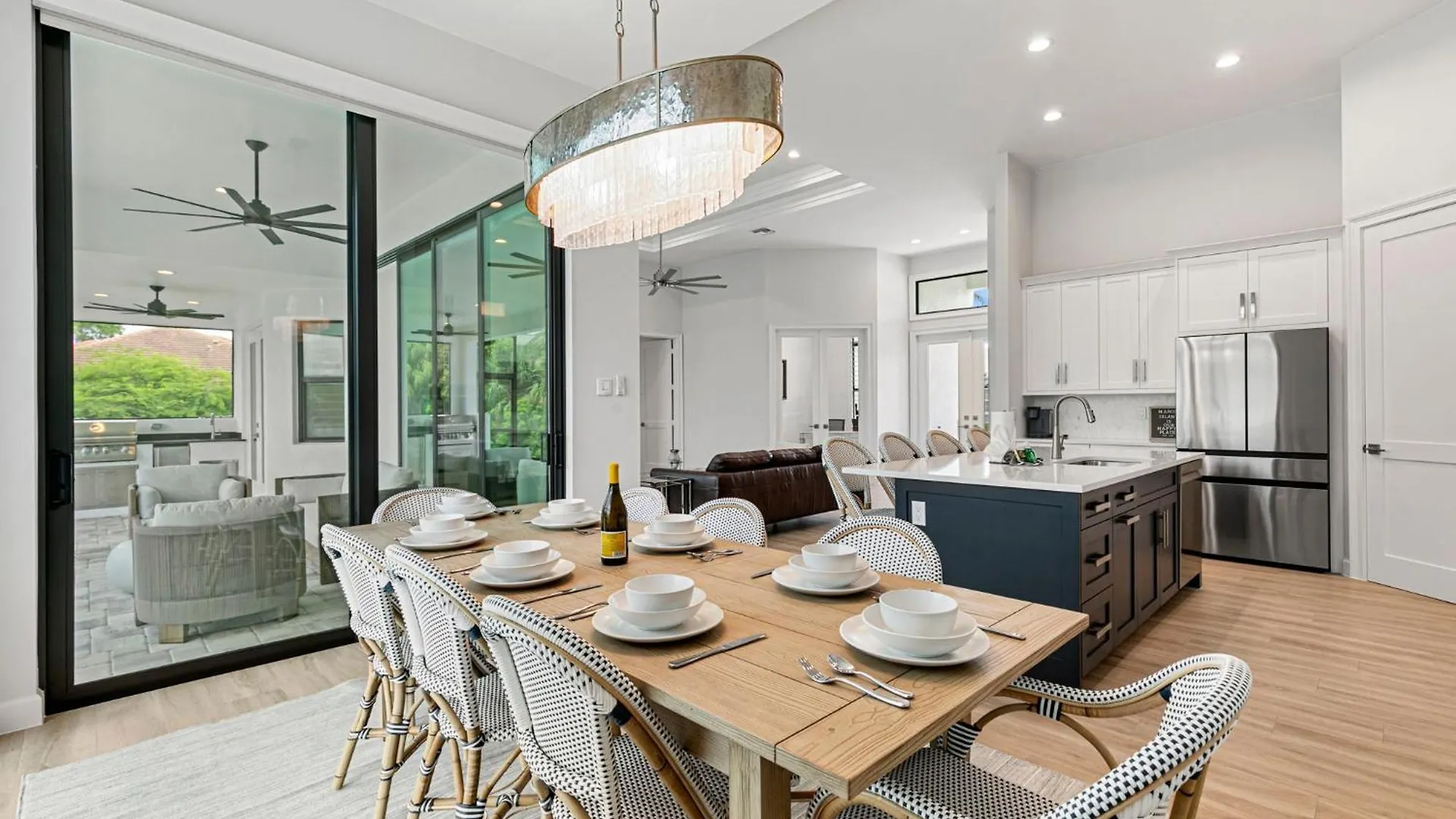 Walking Distance To The Beach! Extravagant 2024 Coastal Oasis *