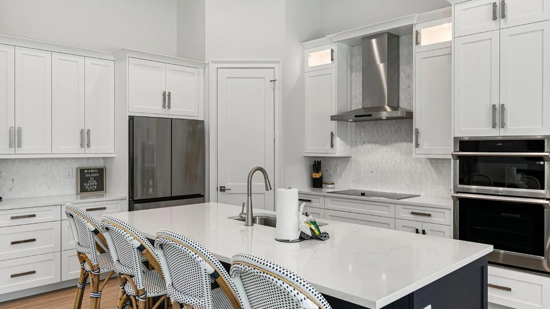 Walking Distance To The Beach! Extravagant 2024 Coastal Oasis Marco Island