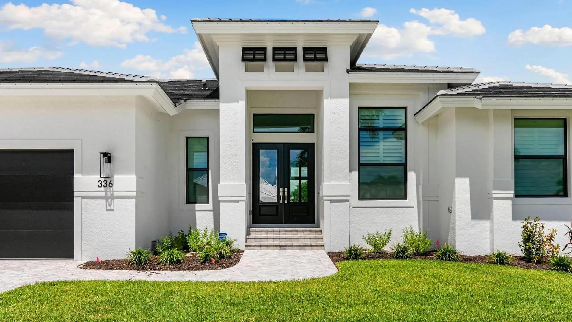 Walking Distance To The Beach! Extravagant 2024 Coastal Oasis Holiday home *