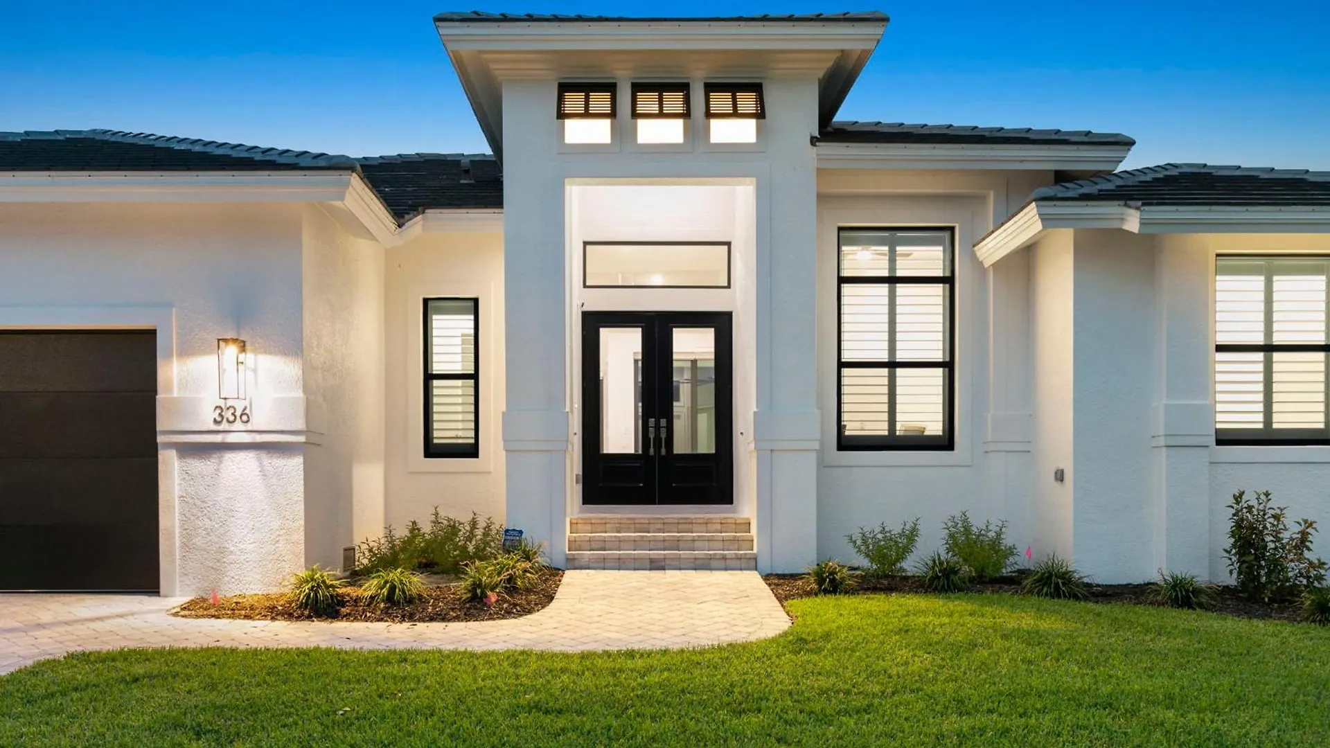 Walking Distance To The Beach! Extravagant 2024 Coastal Oasis Marco Island