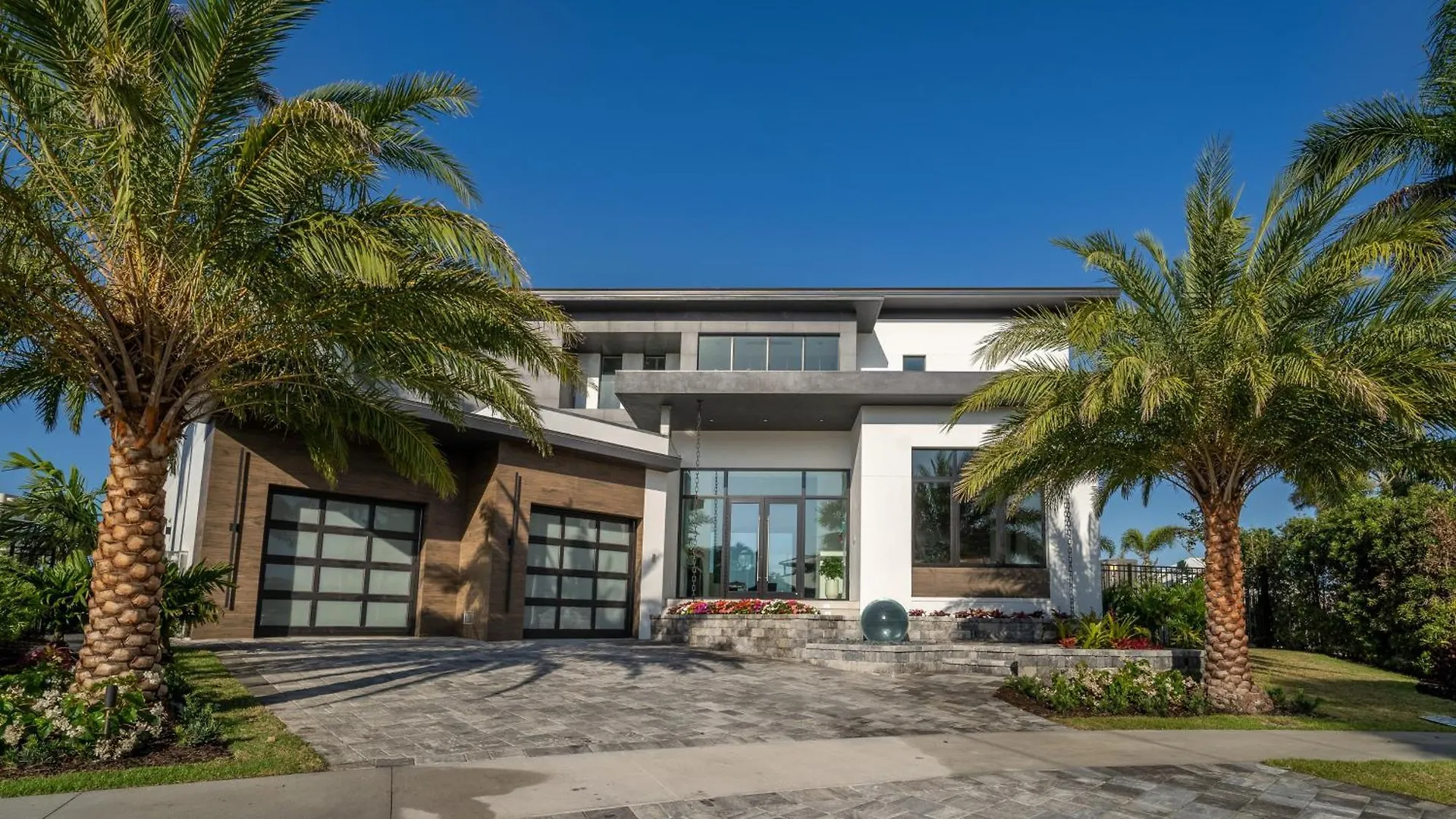 Luxe With Heated Infinity Pool On Marco Island!
