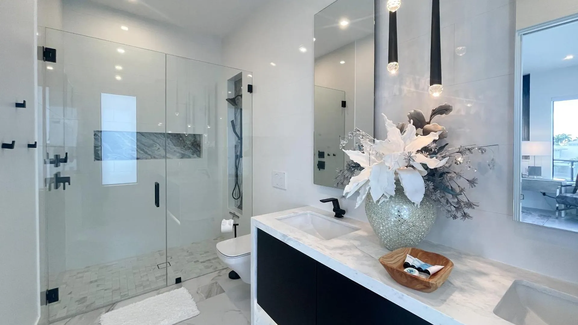 Luxe With Heated Infinity Pool On Marco Island! Holiday home