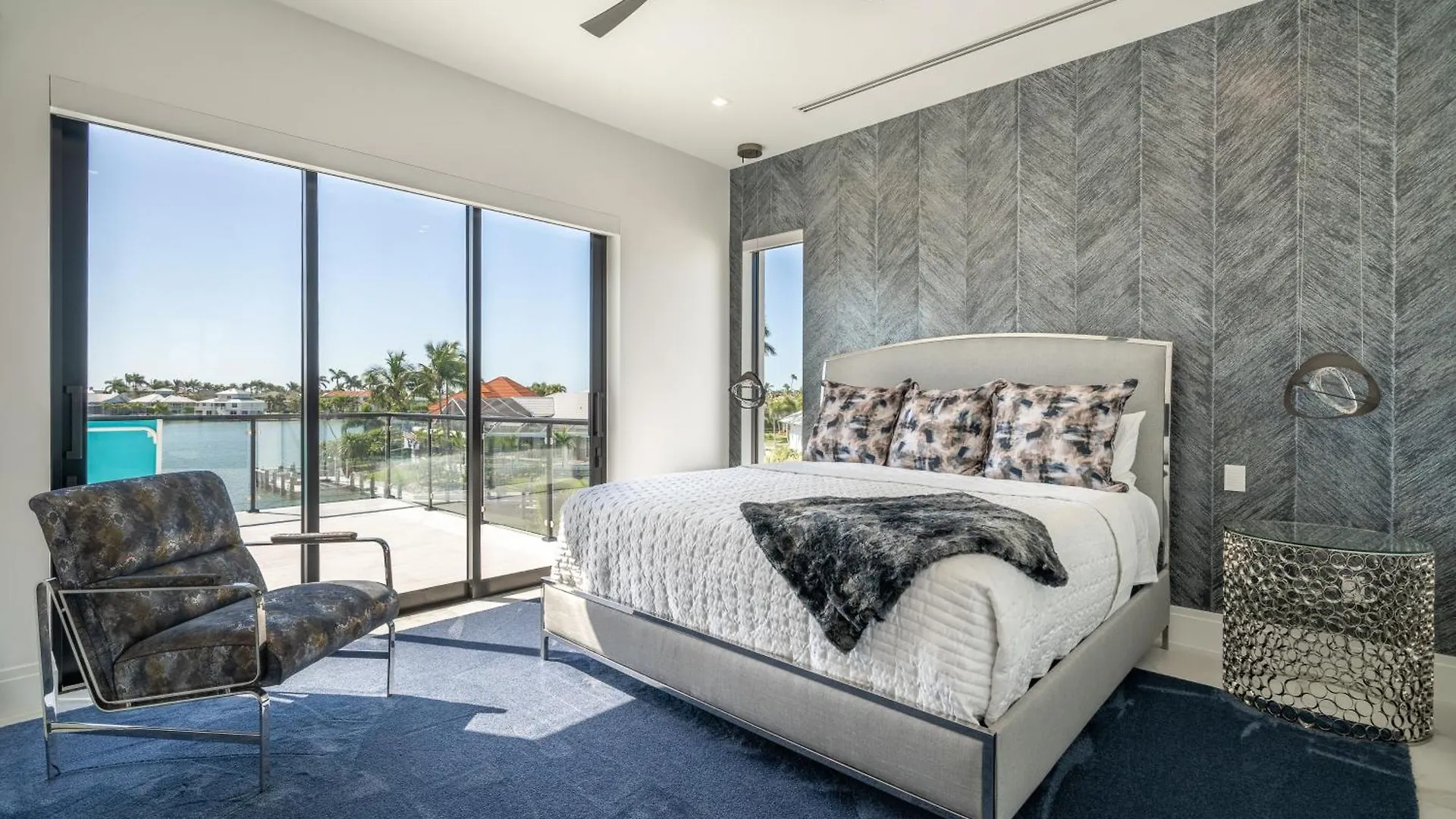 Holiday home Luxe With Heated Infinity Pool On Marco Island!