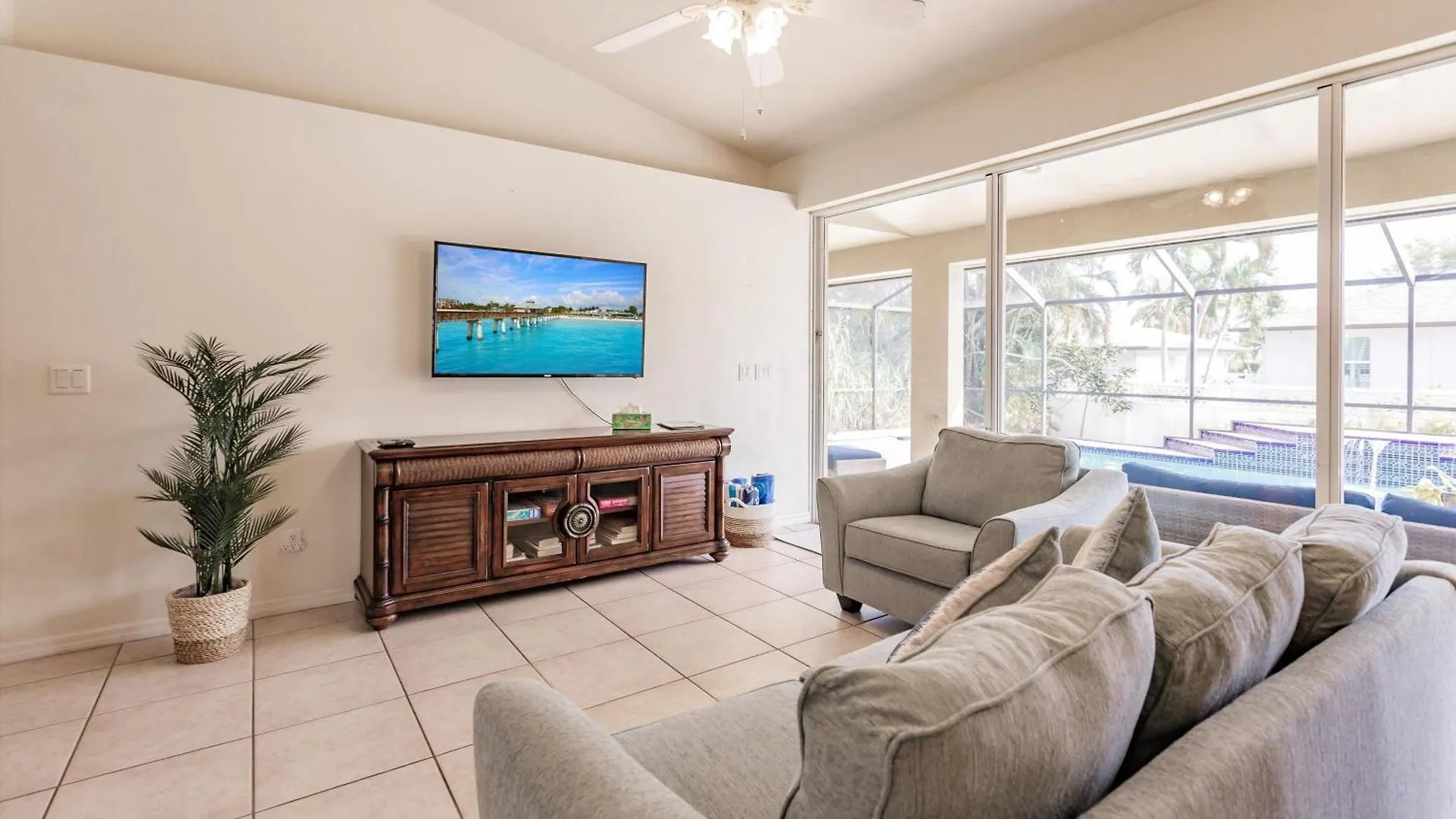1395 * Marco Island