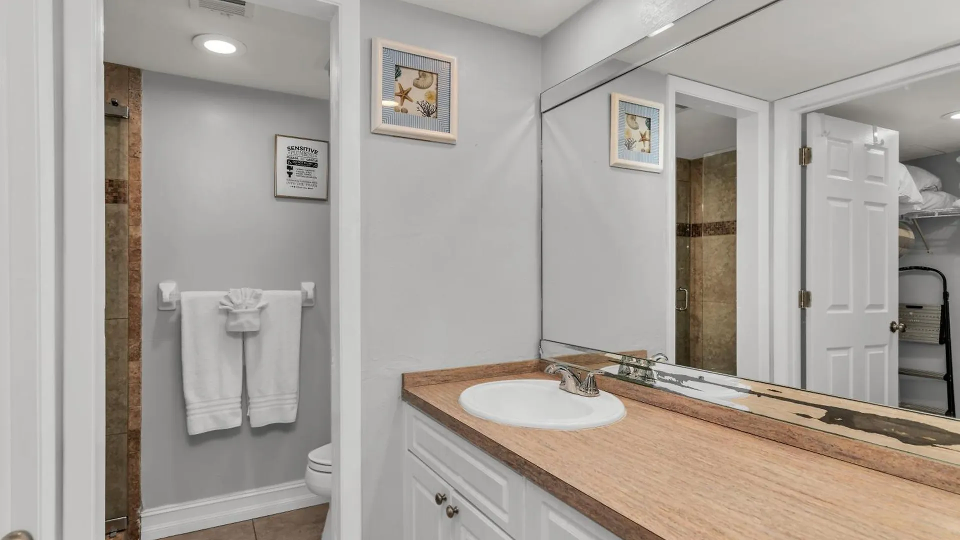Prime Location Across Street From South Access Holiday home *
