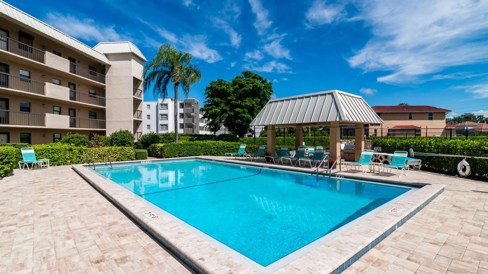 Holiday home Prime Location Across Street From South Access Marco Island