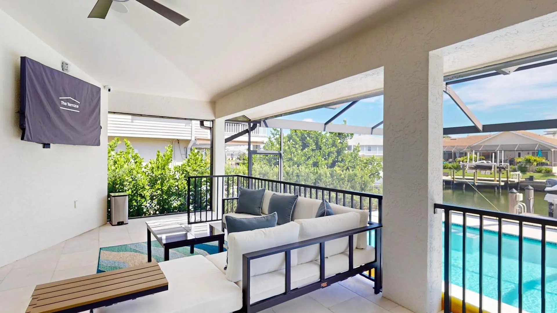 Tropical Treasure Retreat * Marco Island
