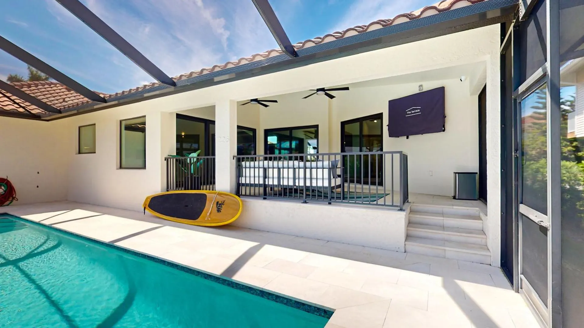 Tropical Treasure Retreat *