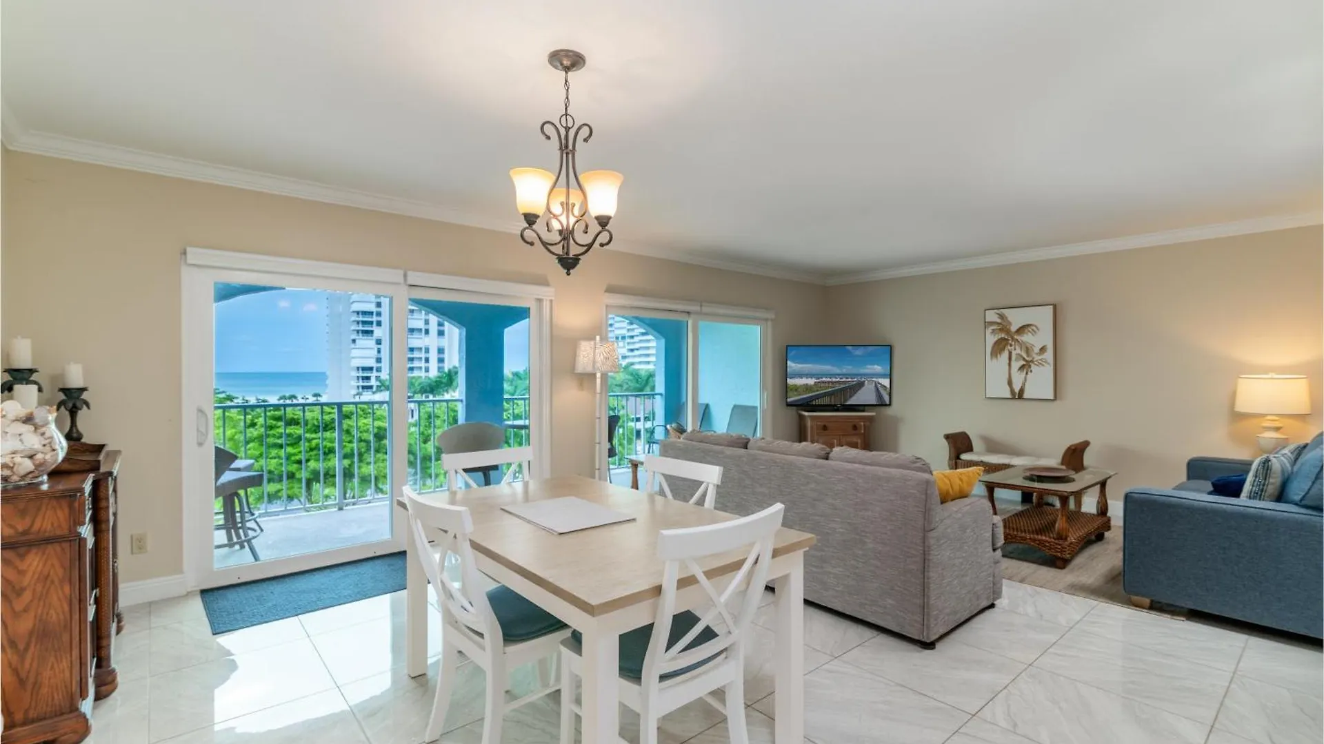 Holiday home Floor Condo, Steps Away From Jw Marriott And Access!! Marco Island