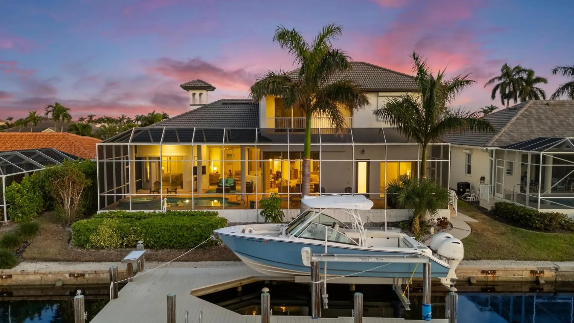 Unique 5 Bed Waterfront Woodbine Ct With Private Pool *