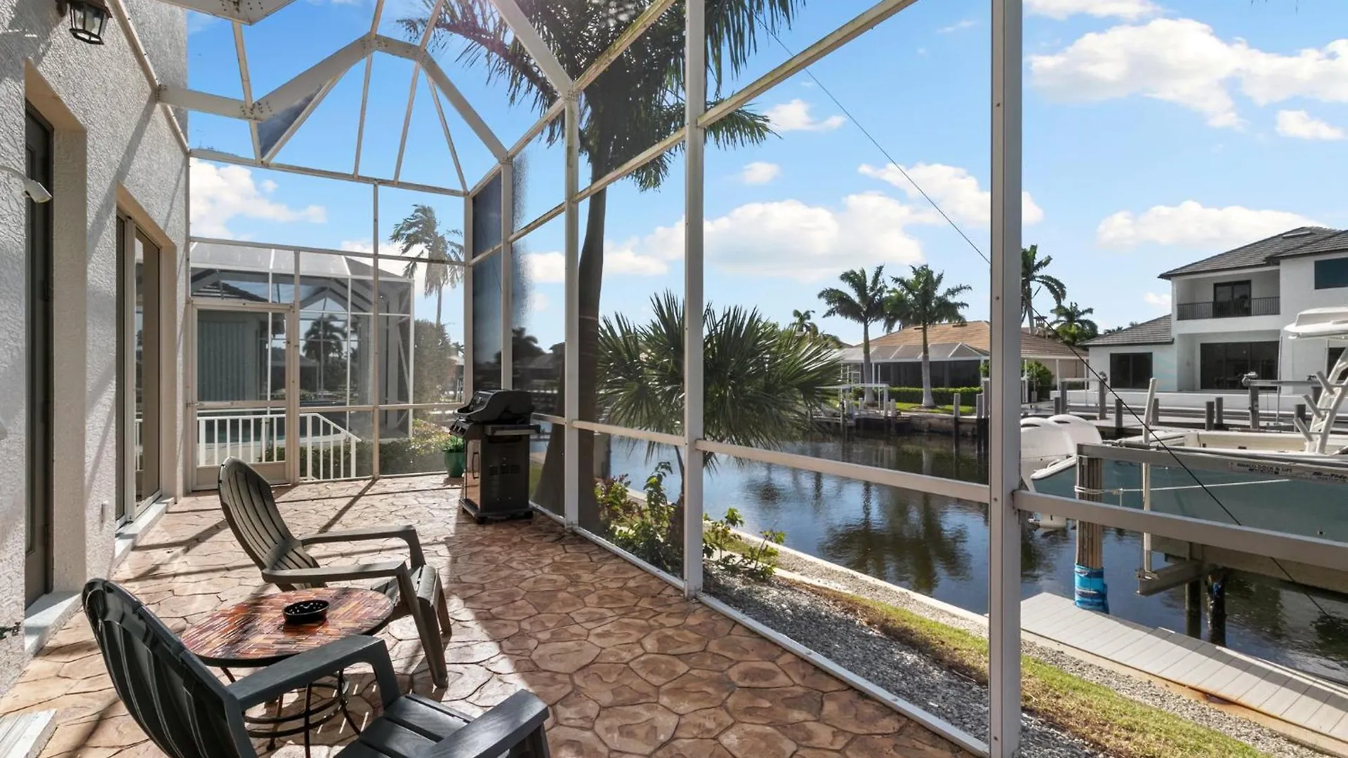 Holiday home Unique 5 Bed Waterfront Woodbine Ct With Private Pool *