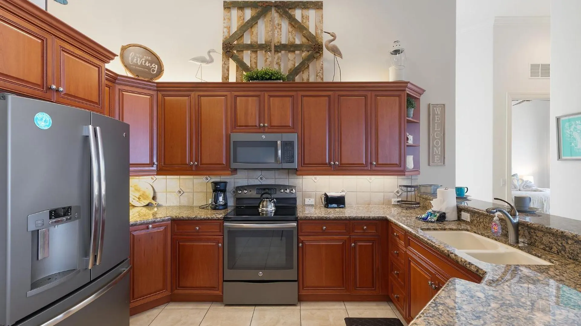 Unique 5 Bed Waterfront Woodbine Ct With Private Pool Holiday home *