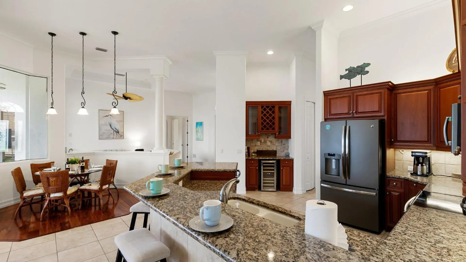 Unique 5 Bed Waterfront Woodbine Ct With Private Pool Holiday home *