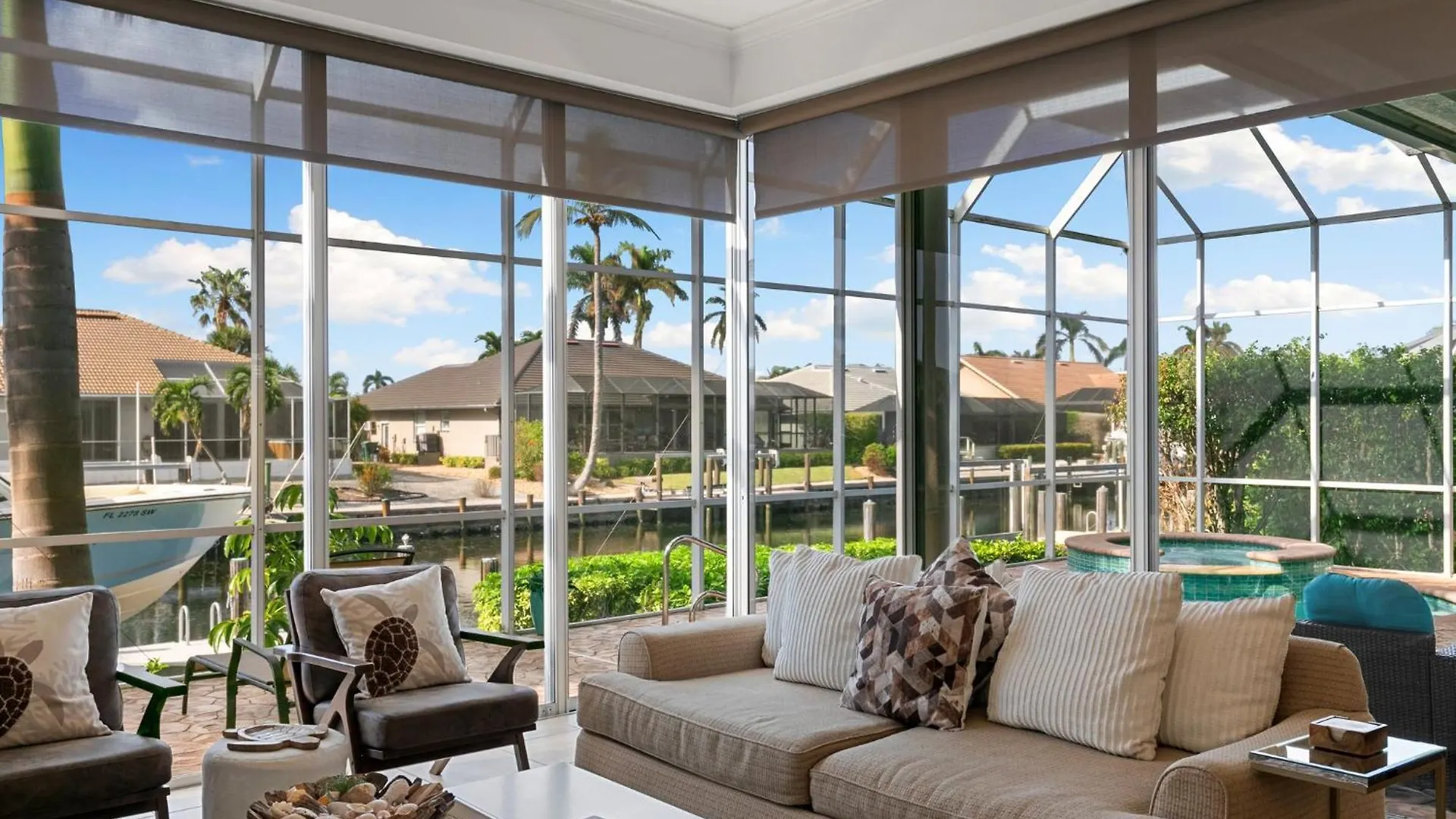 Holiday home Unique 5 Bed Waterfront Woodbine Ct With Private Pool