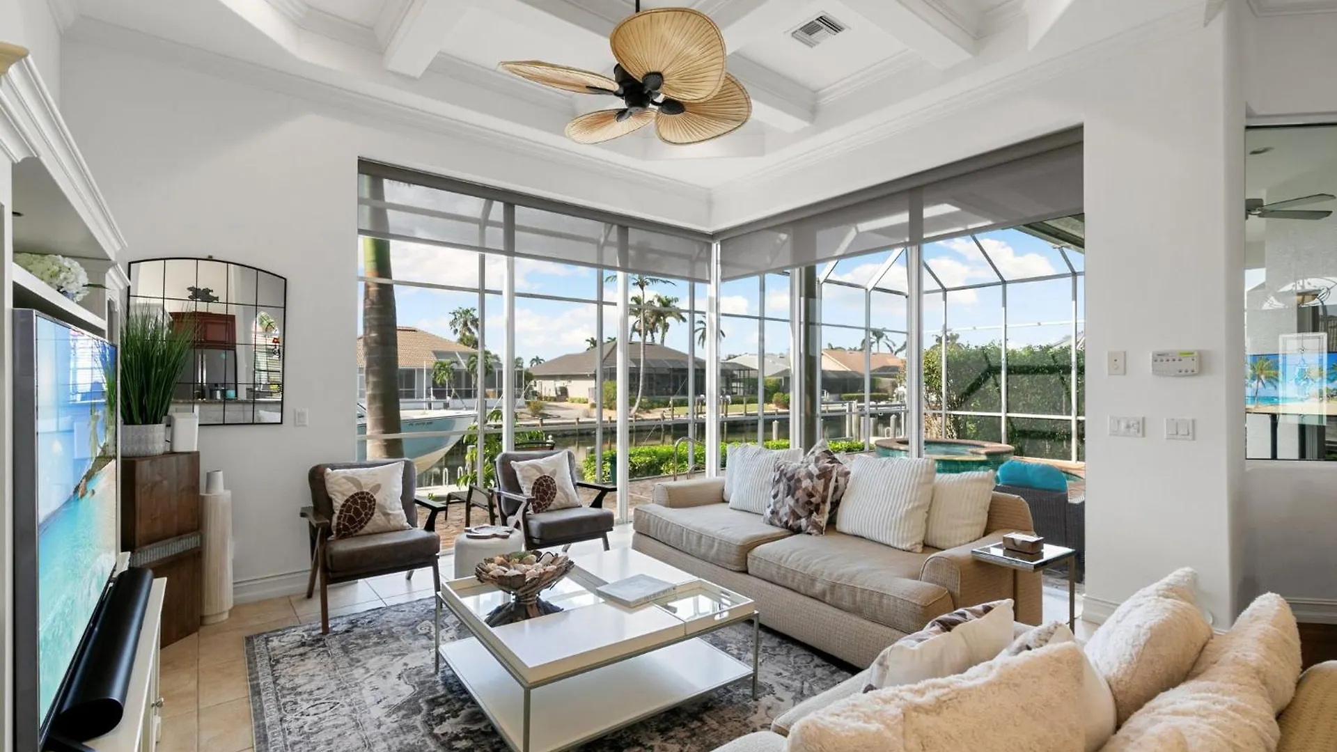 Holiday home Unique 5 Bed Waterfront Woodbine Ct With Private Pool *