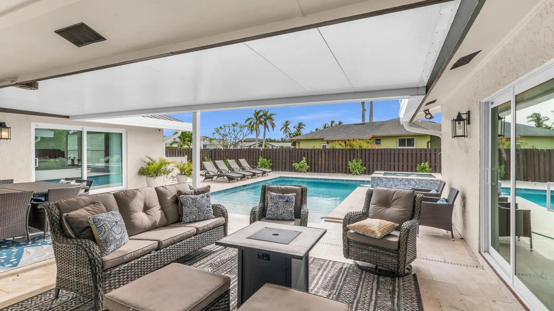 New Listing I Stunning 4 Bed I Heated Pool & Hot Tub Holiday home Marco Island