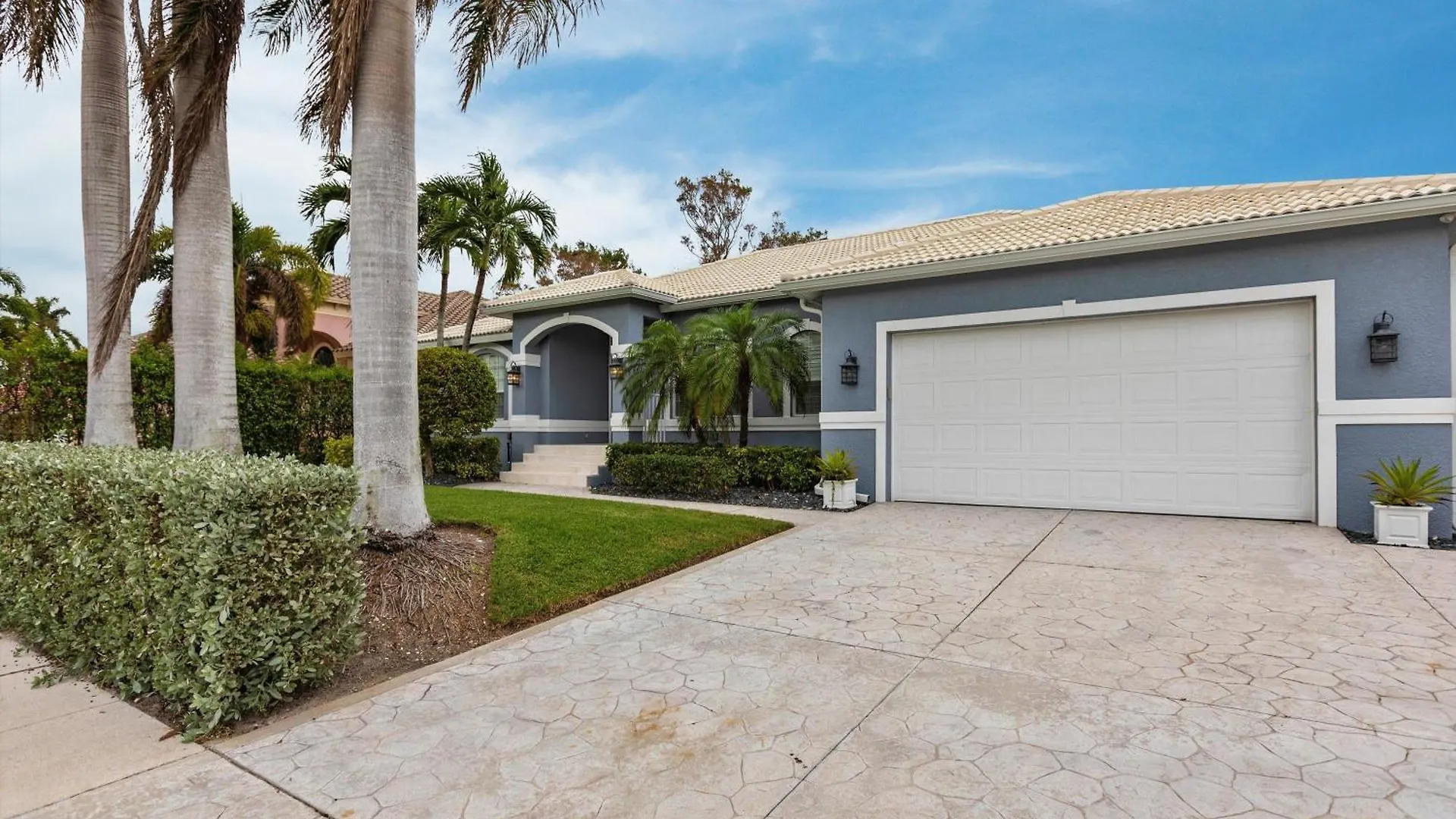Holiday home Inviting 4br Marco L Pool L Hot Tub