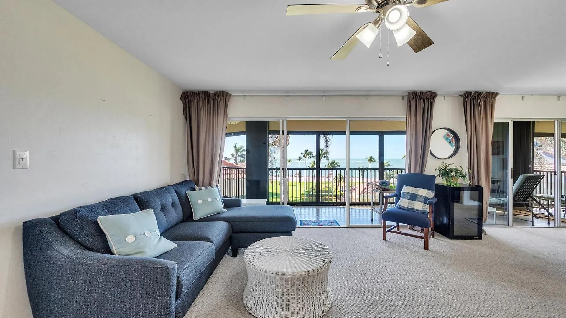 Gulf-view With Resort-style Amenities