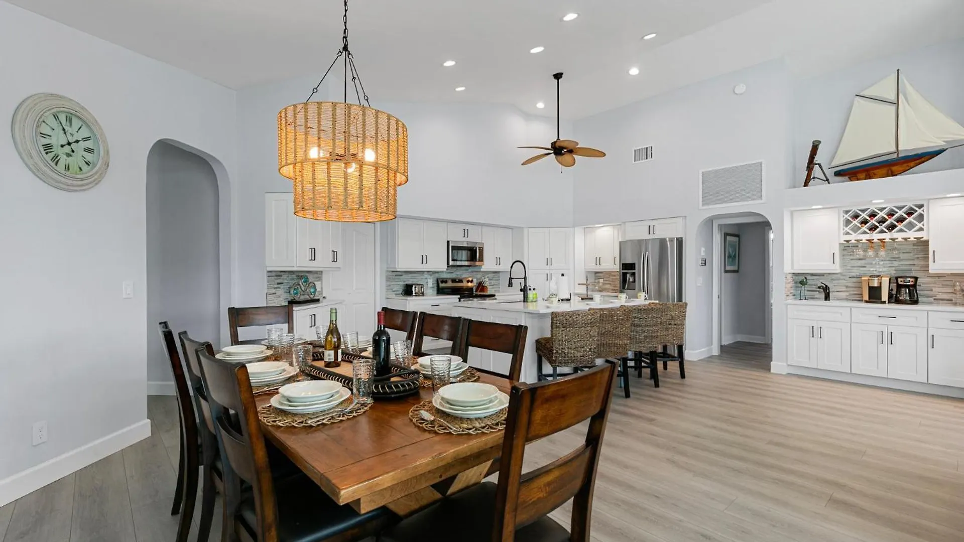 New 2024 Renovation! Gorgeous Island Oasis With Sw Exposure On Holiday home *