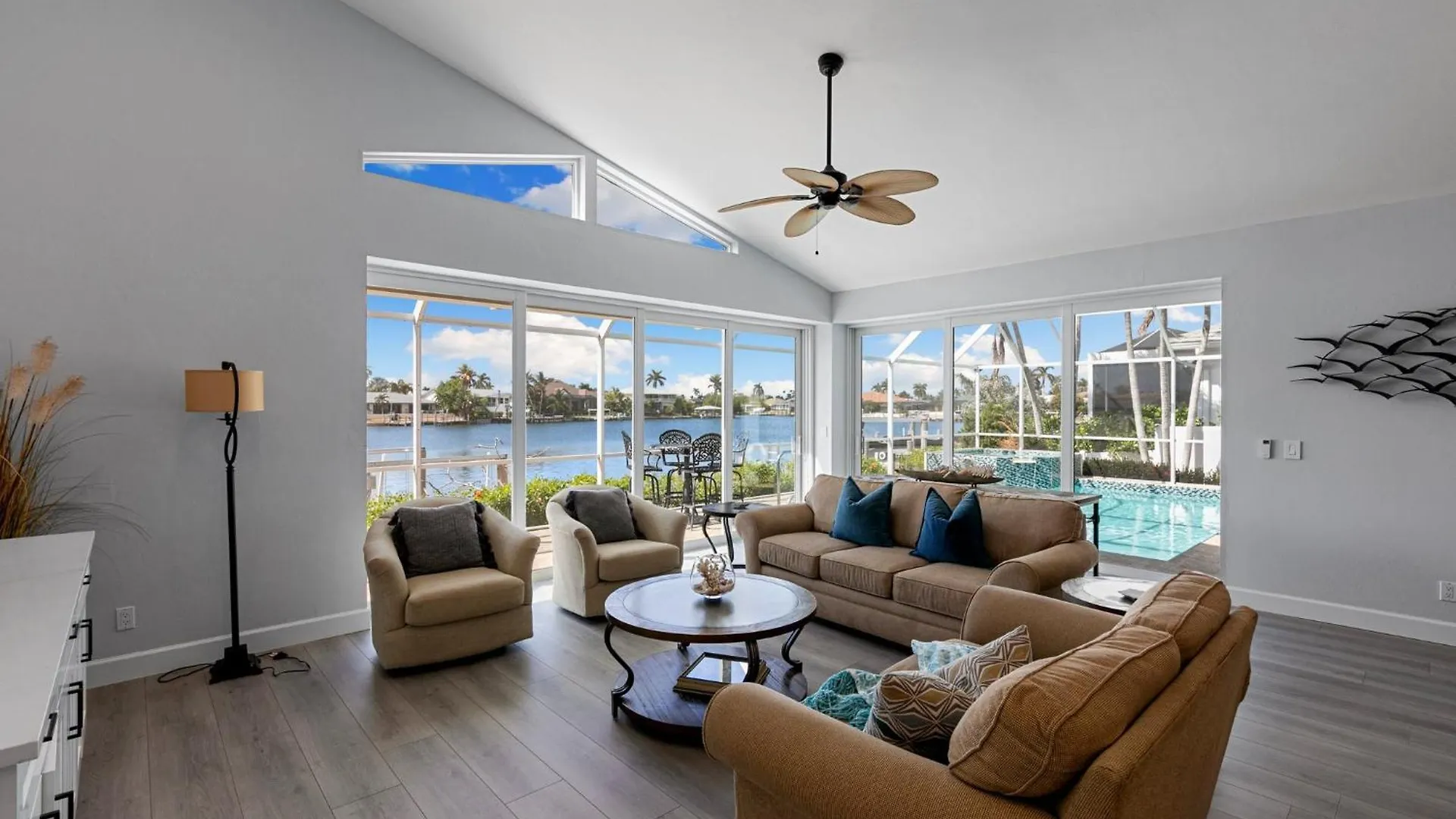 New 2024 Renovation! Gorgeous Island Oasis With Sw Exposure On Holiday home Marco Island