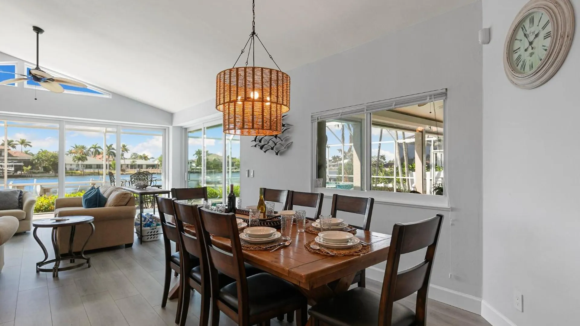 New 2024 Renovation! Gorgeous Island Oasis With Sw Exposure On Holiday home