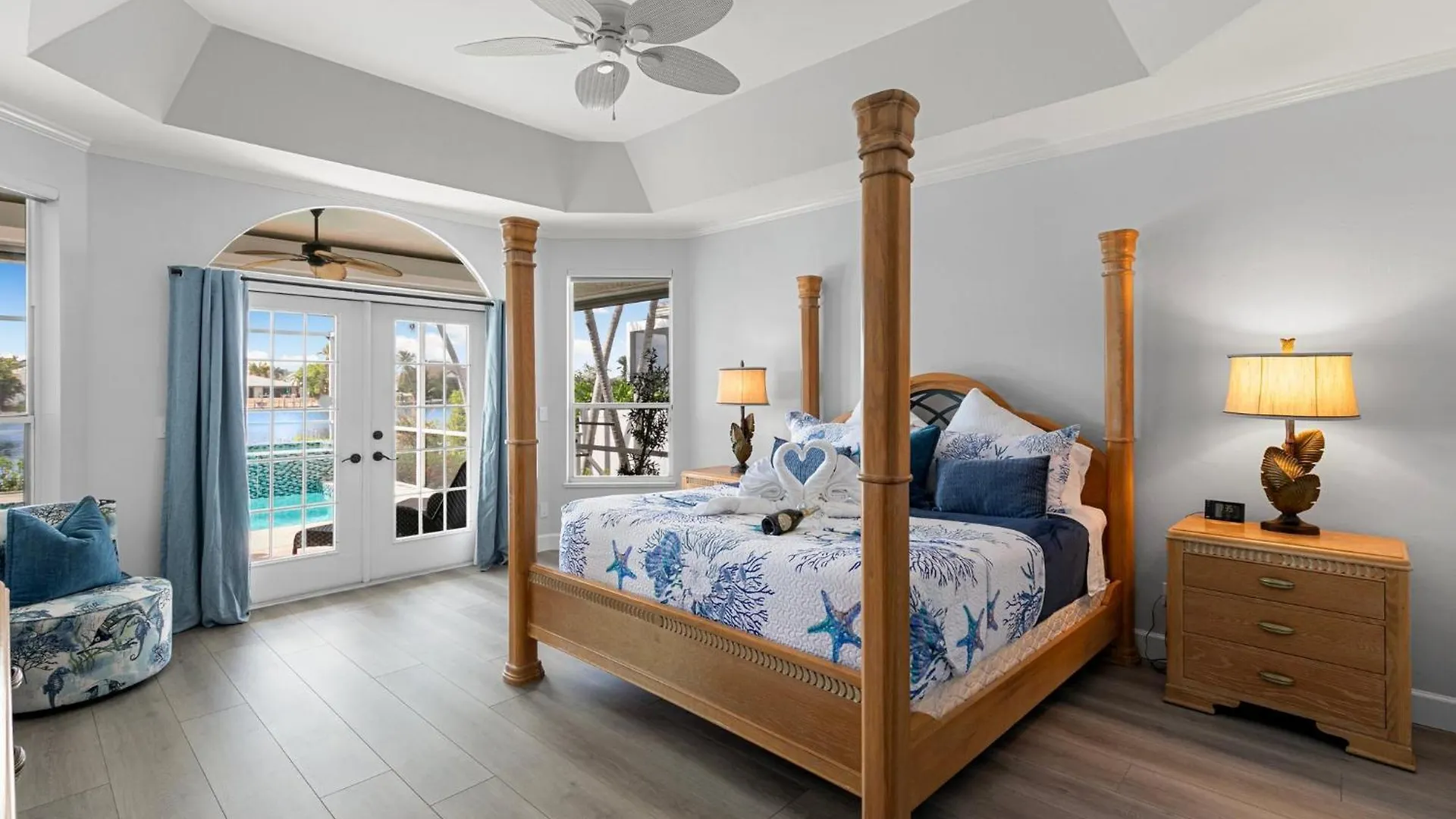 Holiday home New 2024 Renovation! Gorgeous Island Oasis With Sw Exposure On