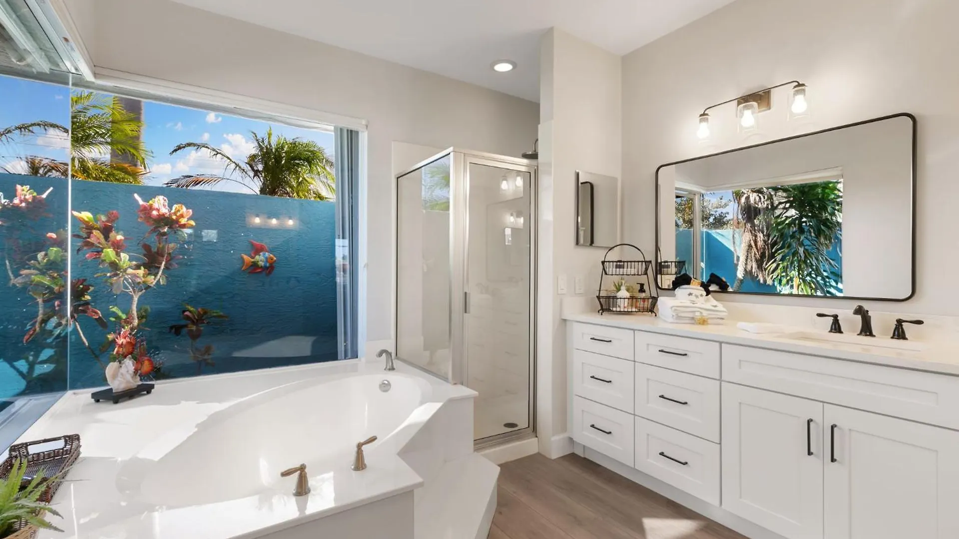 Holiday home New 2024 Renovation! Gorgeous Island Oasis With Sw Exposure On *