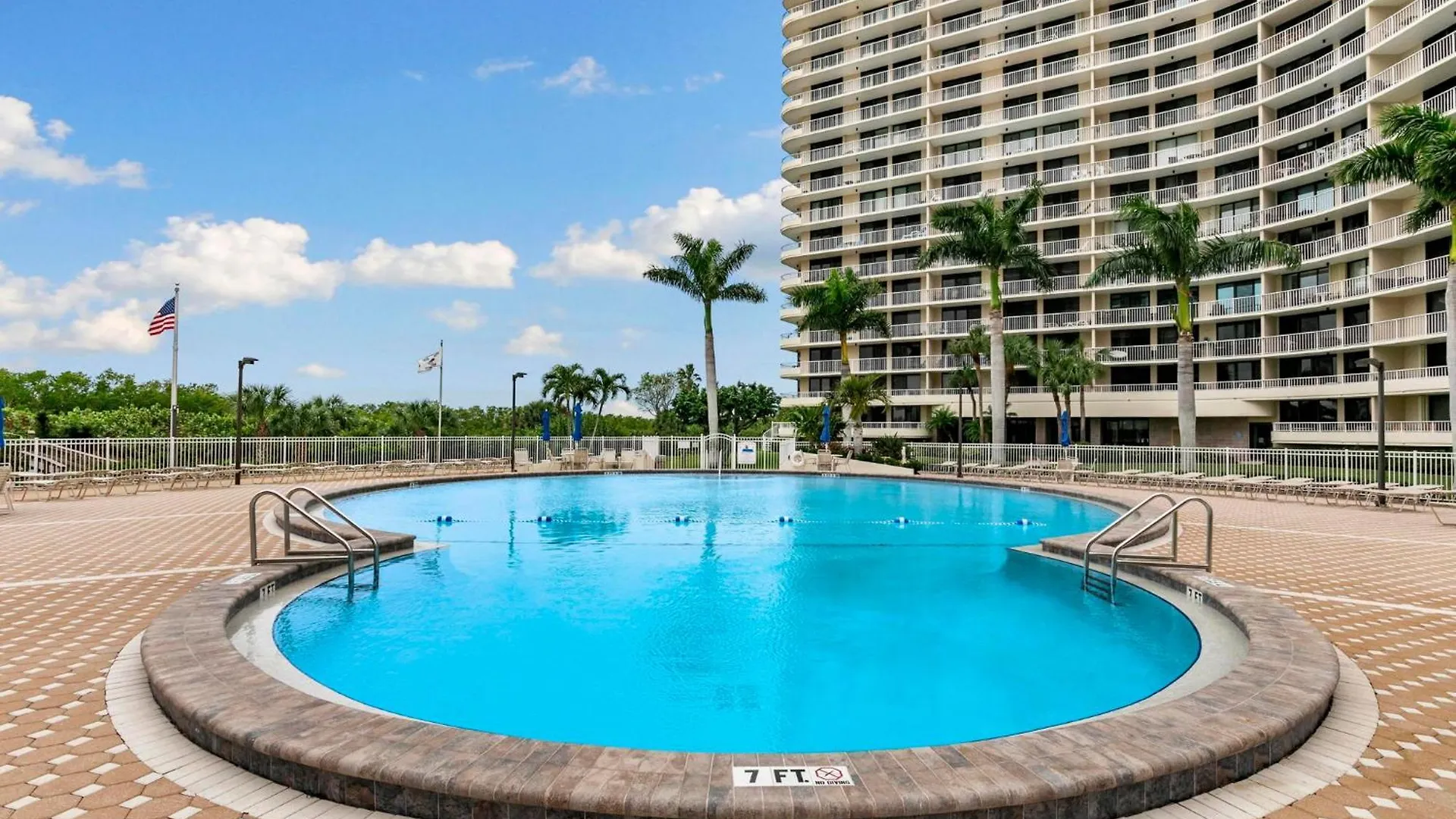 La Bella On Marco - 1801 South Seas Tower 3 *