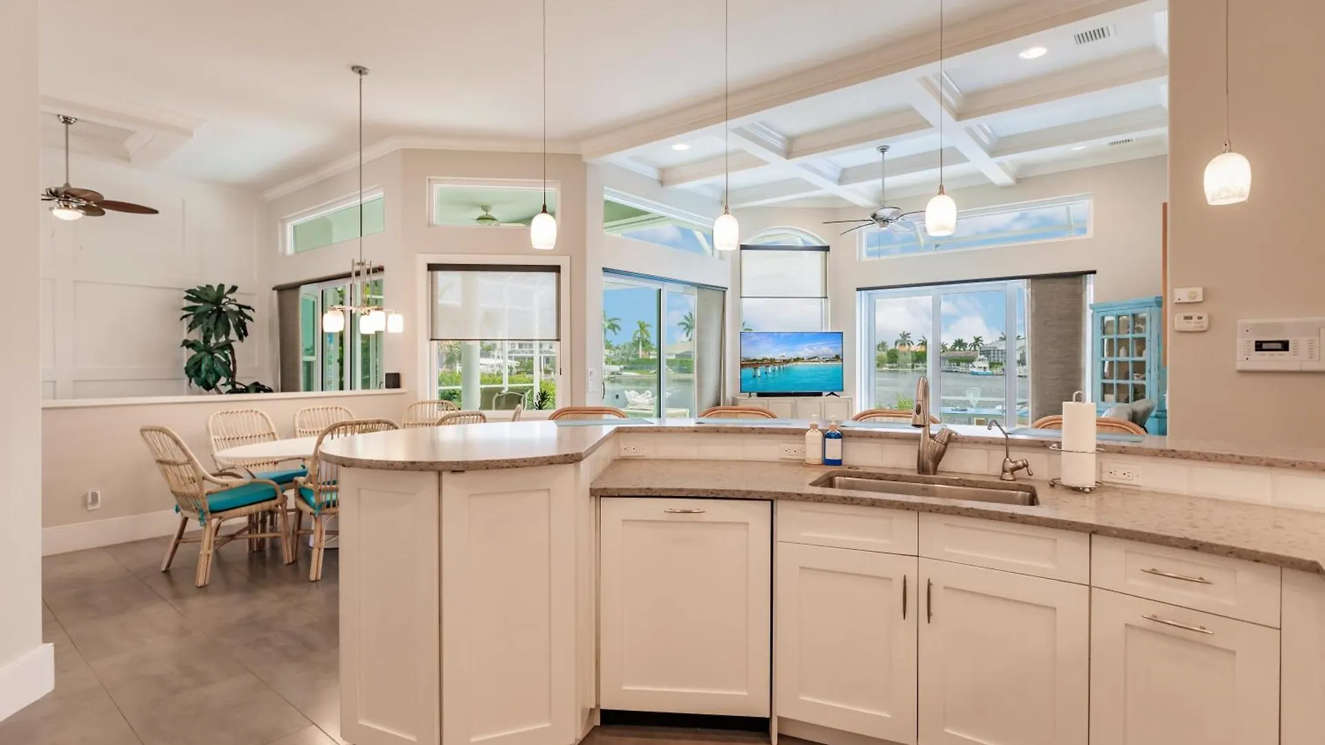 Casa Vista - Waterfront, Kayaks, Fishing, Bikes Villa Marco Island