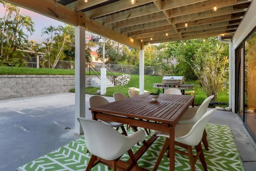 Villa Casa Marco - Heated Pool, Game Room, Mini Golf Marco Island