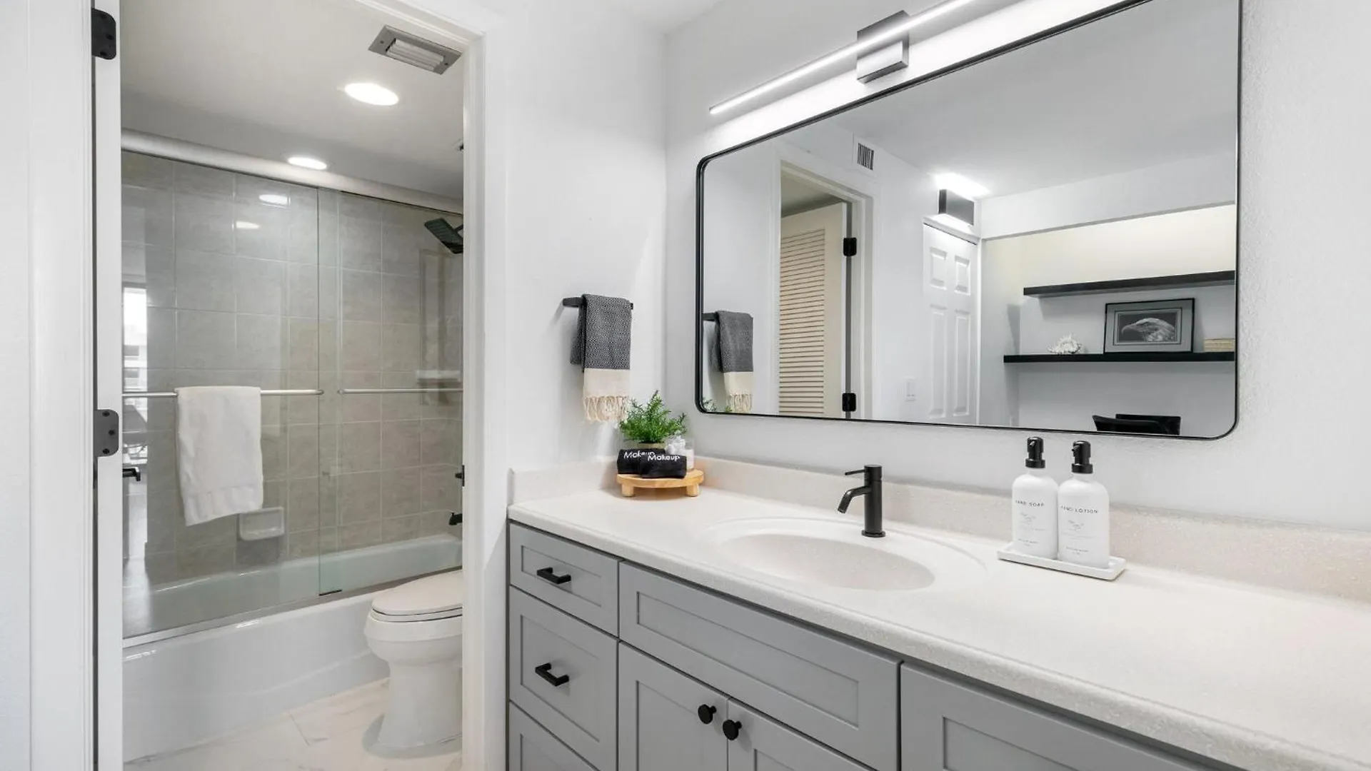 Apartment La Bella On Marco - 1812 South Seas Tower 3