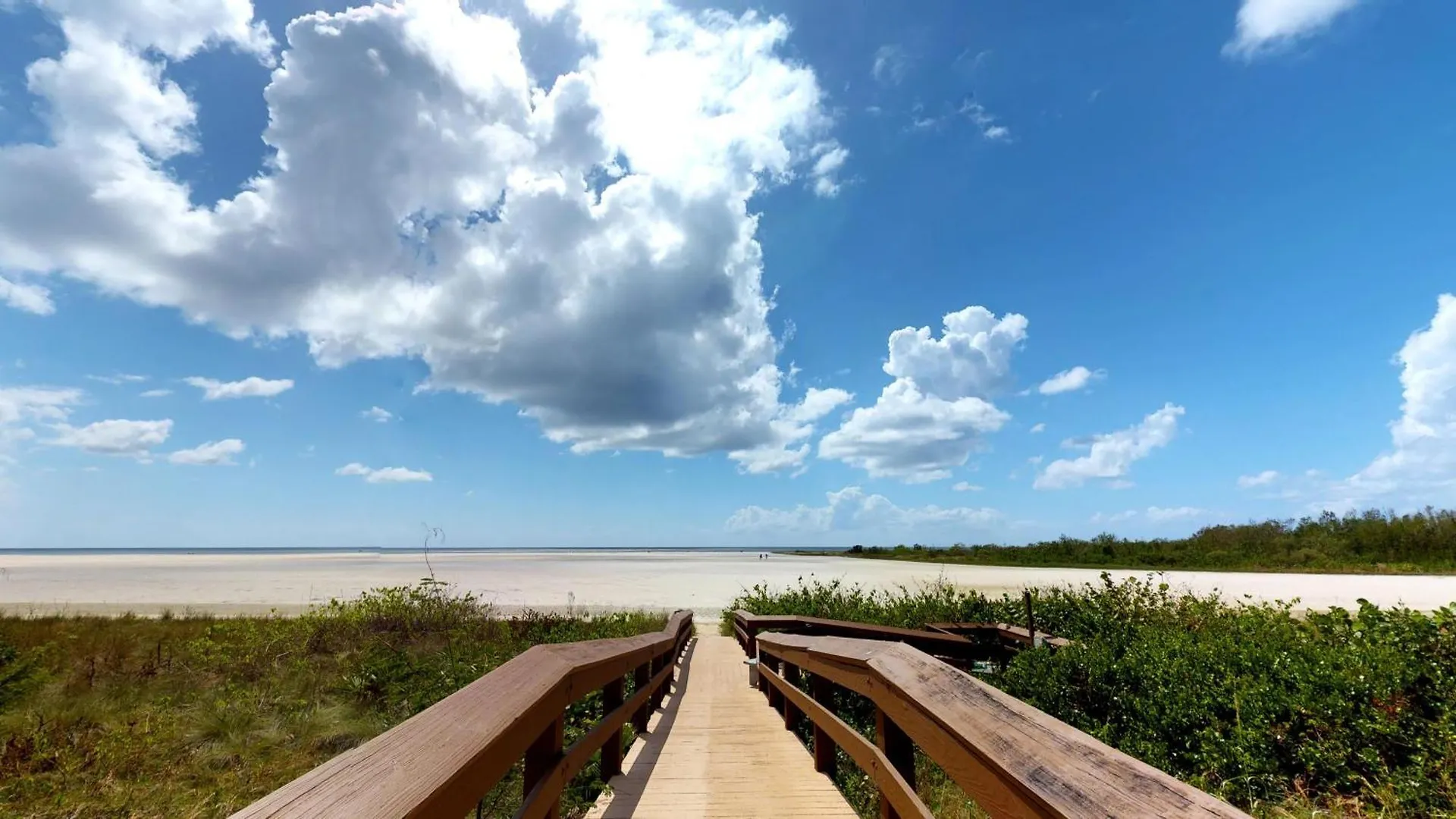 Beachfront 2 Bed 12th Floor I Updated *